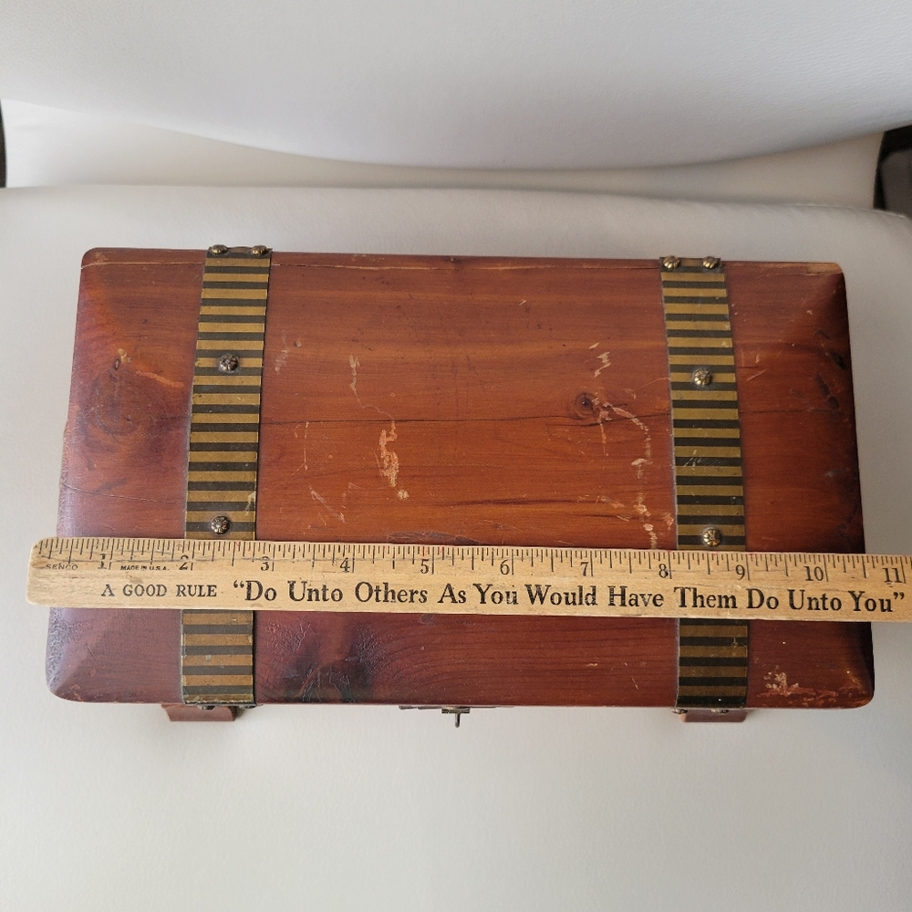 Vintage Treasure Chest ~ Antique? ~ Handmade Wood Box ~ Metal Accents ~ Cedar? - Picture 11 of 16